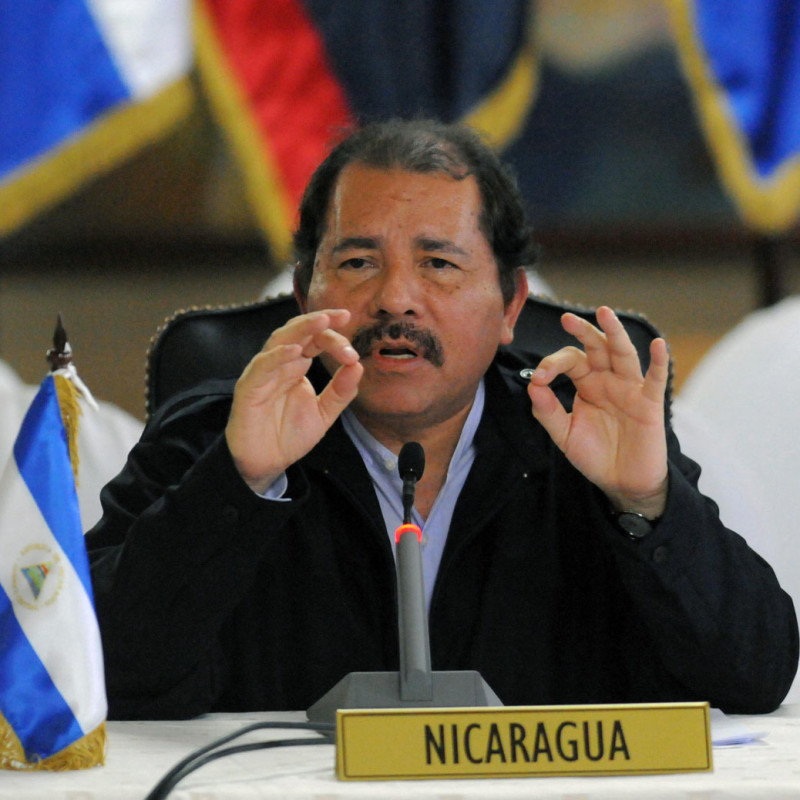 <center><b>Президент Никарагуа - подкаблучник</center></b>