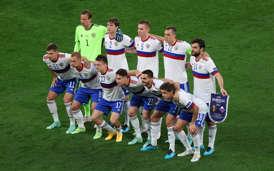Российские футболисты могут стать дворниками