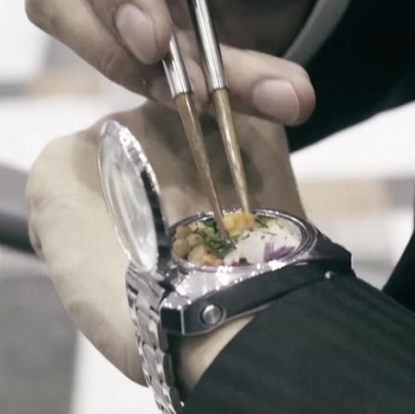 <center><b>Японцы придумали часы для хранения еды</center></b>