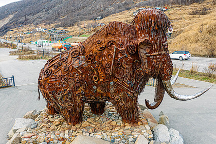 Железный мамонт стал финалистом конкурса на необычный арт-объект страны