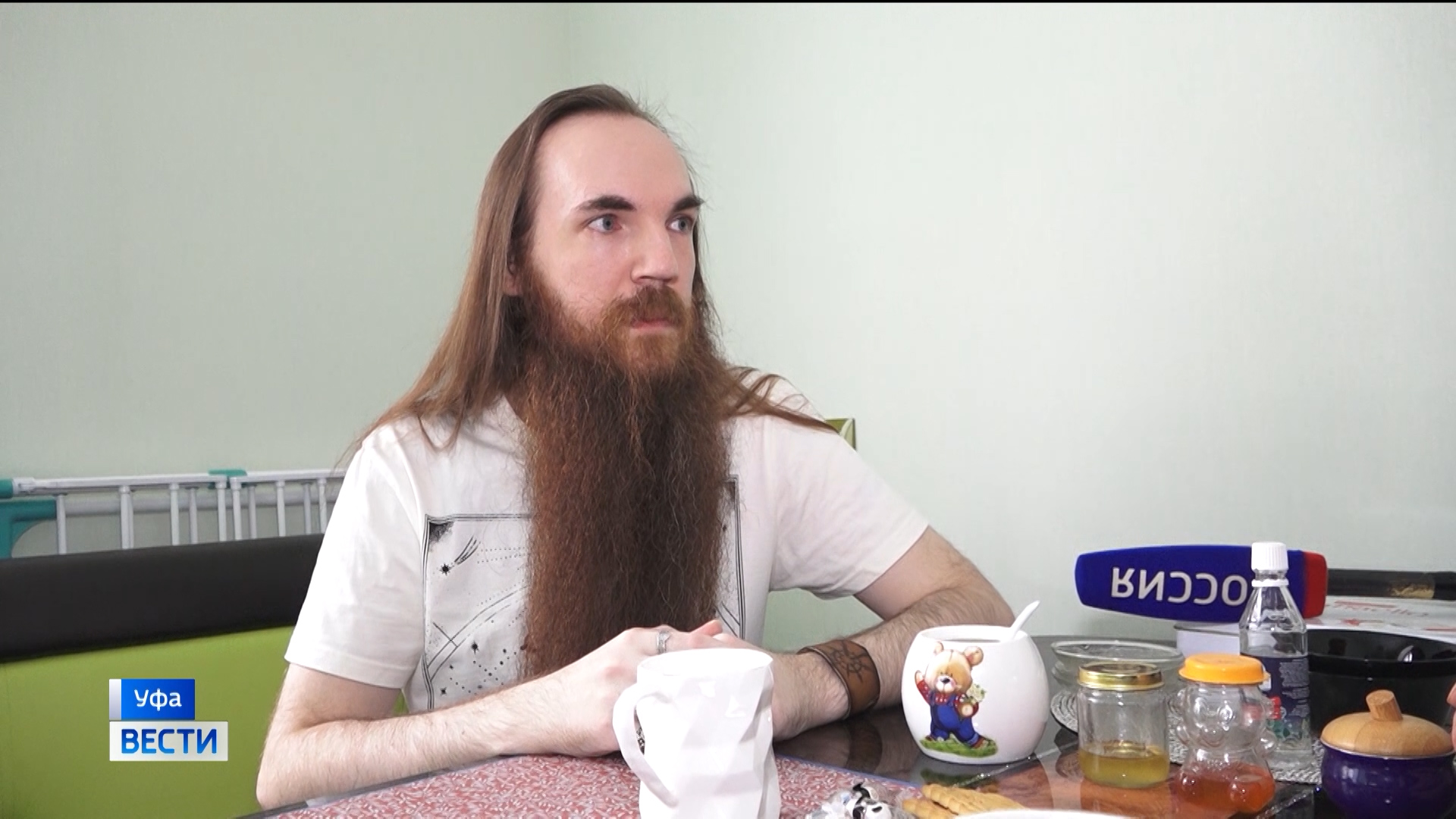 Россиянин отрастил самую большую бороду в стране